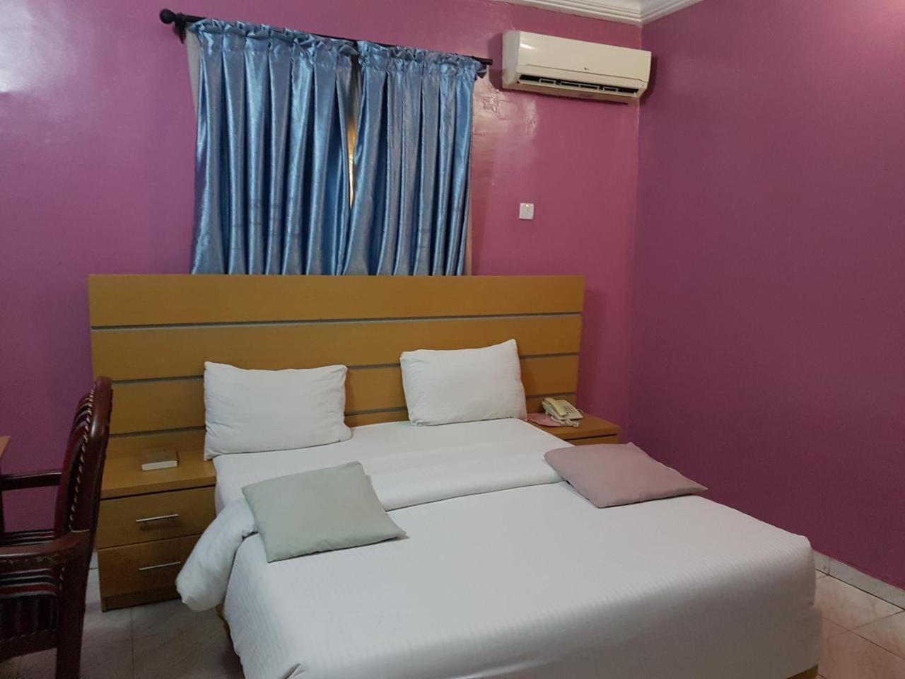 Chamcce Hotel Ajao Lagos Exterior photo
