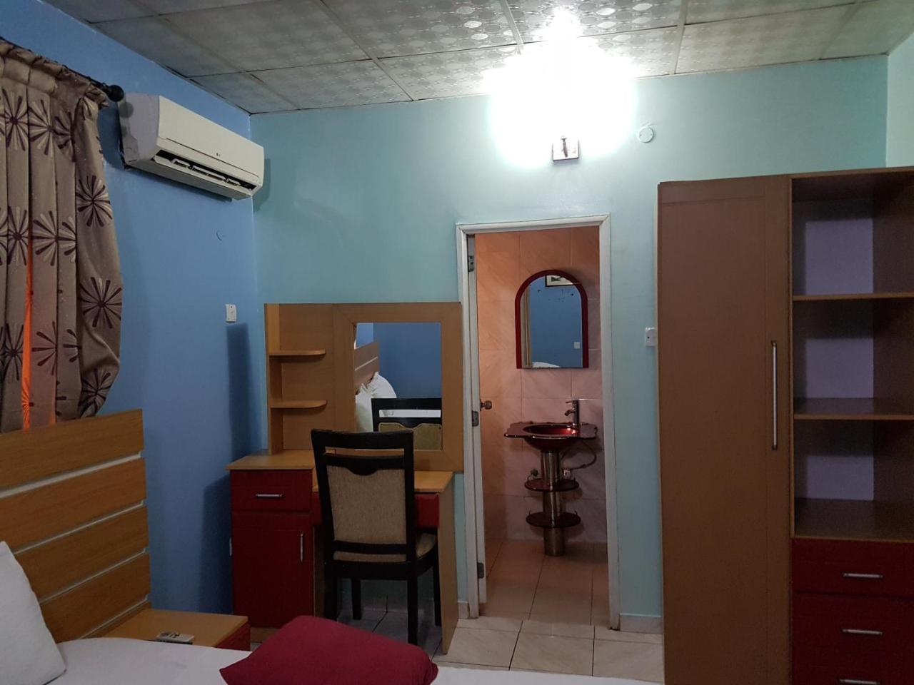 Chamcce Hotel Ajao Lagos Exterior photo
